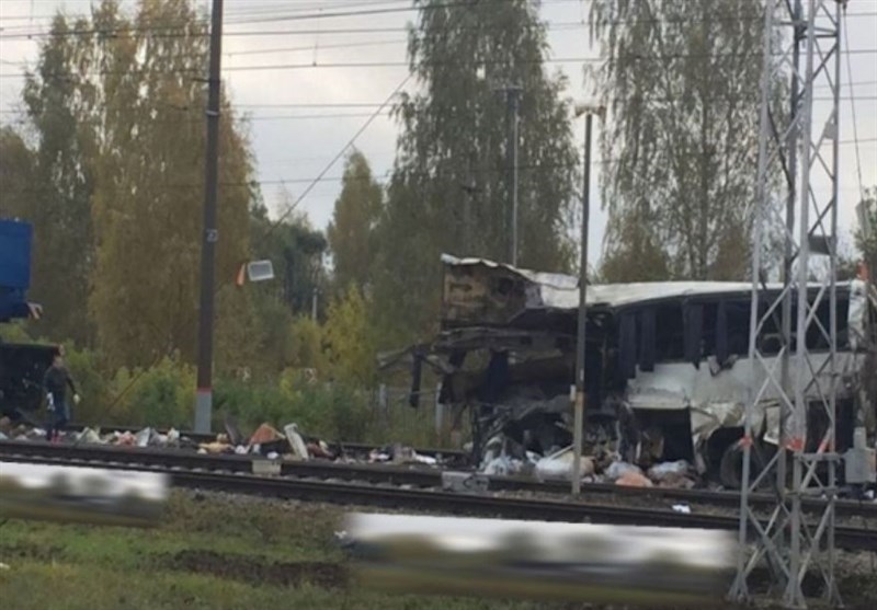 برخورد قطار با اتوبوس مسافربری 19 کشته در پی داشت+تصاویر