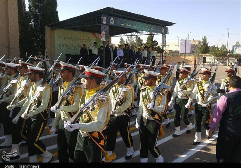 صبحگاه مشترک نیروهای مسلح در استان قزوین برگزار شد