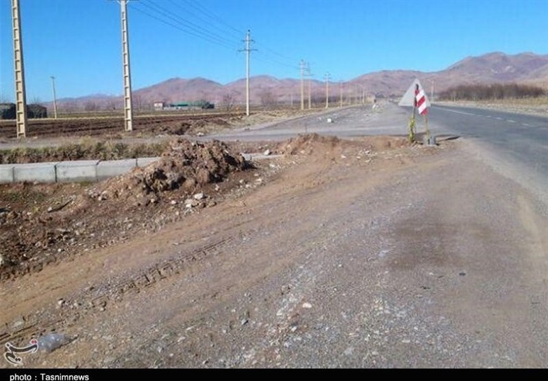 مسئولان اداره راه و شهرسازی ارومیه به اتمام پروژه جاده گلمان توجه کنند