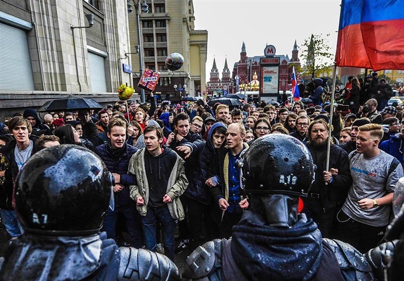تظاهرات مخالفان در سالگرد تولد پوتین در ده‌ها شهر روسیه