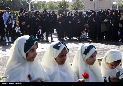 تشییع پیکر 2 شهید گمنام دفاع مقدس در شهرک آسمان