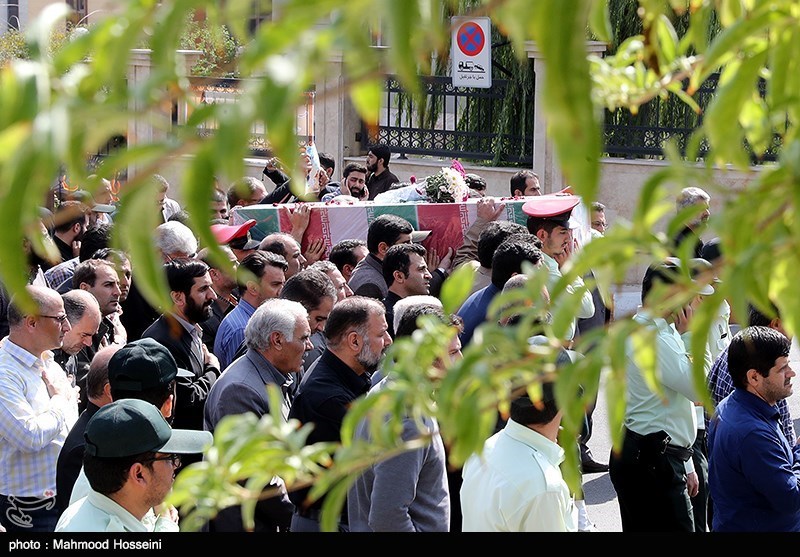 پیکر شهید نیروی انتظامی «علیرضا تمدن» در شهریار تشییع می‌شود