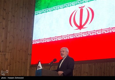سخنرانی محمدجواد ظریف وزیر امورخارجه در همایش آیت‌الله هاشمی رفسنجانی و 8 سال دفاع مقدس