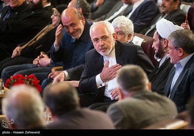 حضور محمدجواد ظریف وزیر امورخارجه در همایش آیت‌الله هاشمی رفسنجانی و 8 سال دفاع مقدس