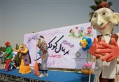 ویژه‌برنامه «بر بال کودکی» با حضور بیش از 3000 کودک در شیراز برگزار شد