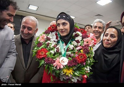 ایران کی عالمی ووشو چیمپئن &quot;مریم ہاشمی&quot; کا والہانہ استقبال