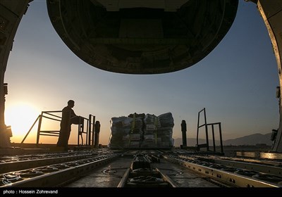 بارگیری سومین محموله ایران برای کمک به مسلمانان میانمار