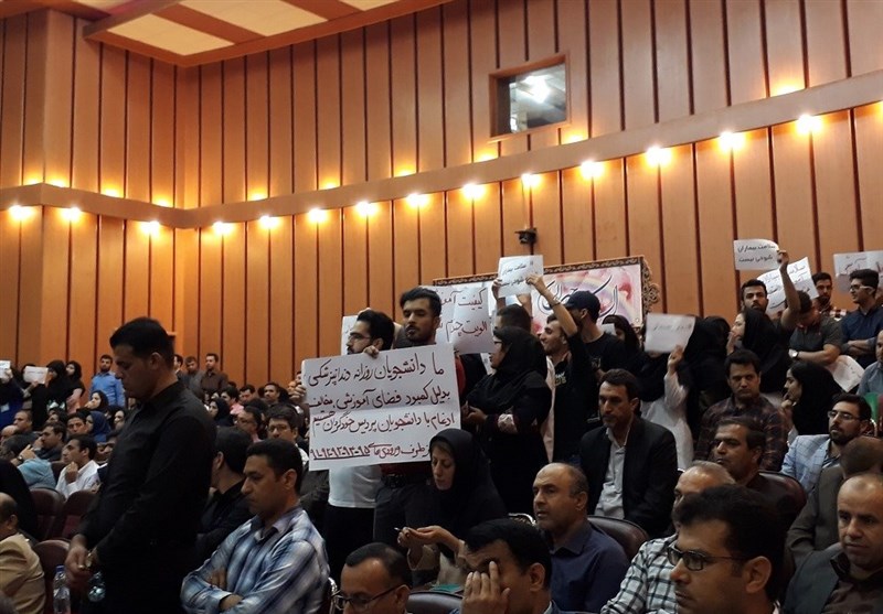 اعتراض دانشجویان دندانپزشکی به یک تصمیم دانشگاه علوم پزشکی اهواز