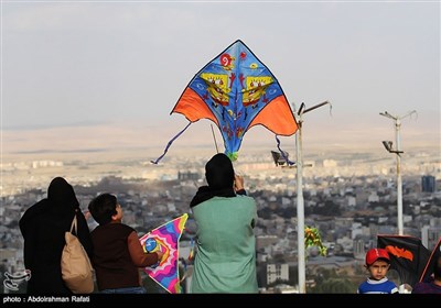 مسابقه پرواز بادبادک‌ها در همدان