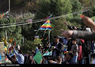 مسابقه پرواز بادبادک‌ها در همدان