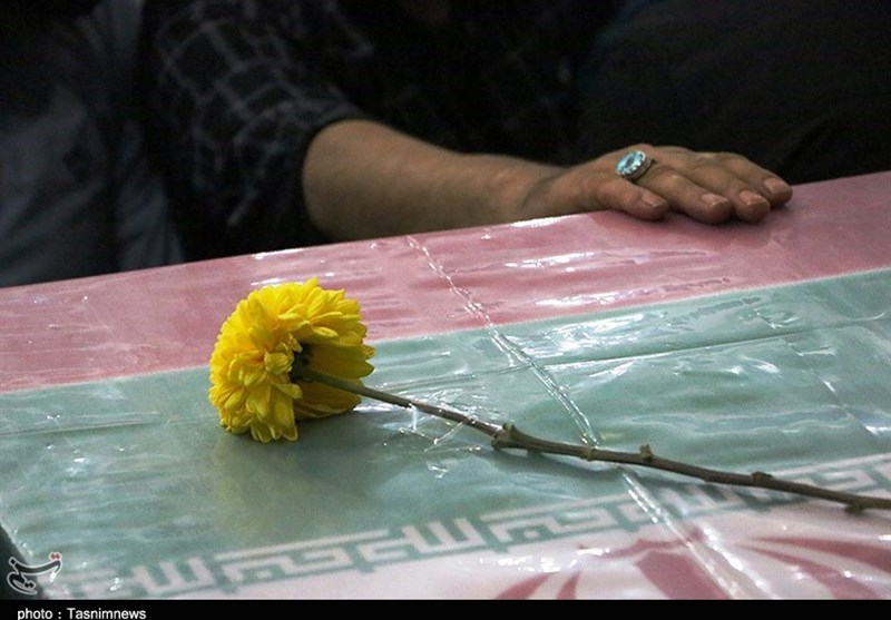 پیکر مطهر 5 شهید دوران دفاع مقدس در شیراز تشییع می‌شود