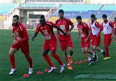 گلایه هواداران از قضاوت داور عمانی و تمرینات سبک بازیکنان اصلی