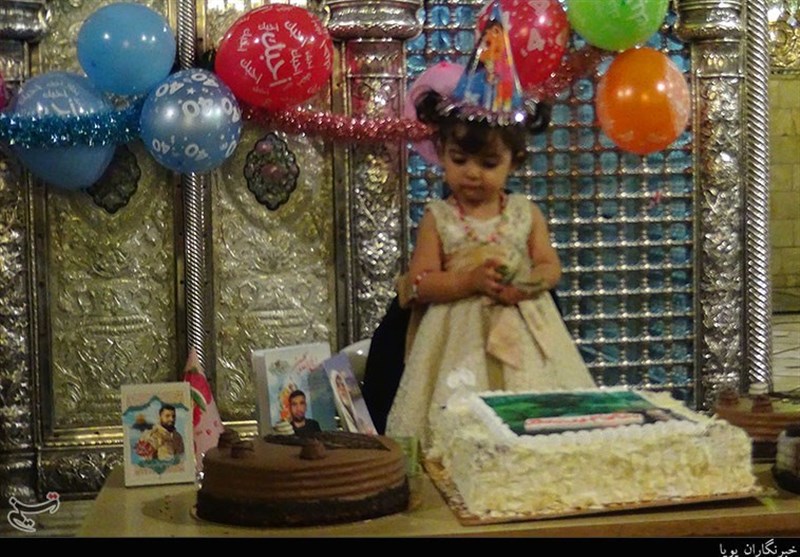 جشن تولد دختر شهید مدافع حرم در جوار ضریح حضرت رقیه(س)+عکس و فیلم