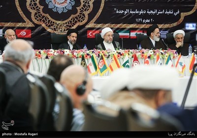 مؤتمر دبلوماسیة الوحدة الإسلامیة فی طهران