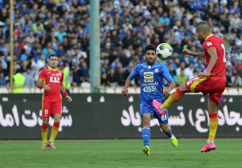 Esteghlal Drops Points at Home Match against Foolad