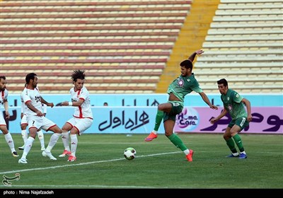 دیدار تیم‌های فوتبال پدیده و ذوب آهن - مشهد