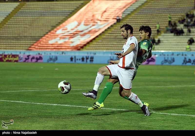 لیگ برتر فوتبال| تساوی یک نیمه‌ای ذوب‌آهن با صدرنشین لیگ در یک بازی خشن