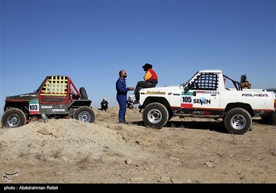 ایران کے شہر ھمدان میں جیپ ریلی