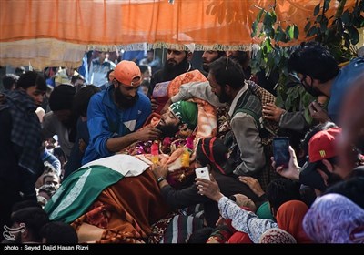 تشییع کشته شدگان درگیری ارتش هند و نیروهای معارض در کشمیر