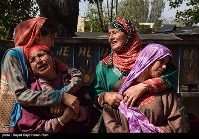 تشییع کشته شدگان درگیری ارتش هند و نیروهای معارض در کشمیر