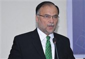 وزیر کشور پاکستان: آمریکا بدون کمک پاکستان نمی تواند در جنگ افغانستان پیروز شود