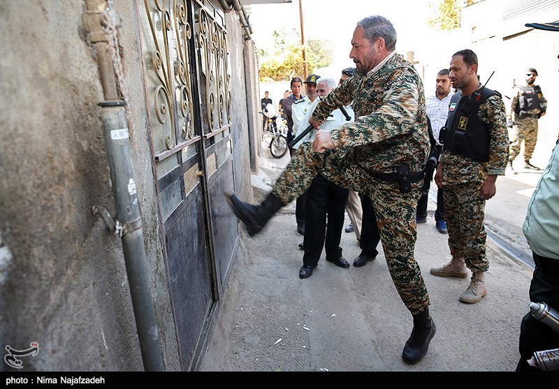 پلمب مراکز تهیه و توزیع مواد مخدر در گلشهر - مشهد- عکس خبری تسنیم | Tasnim
