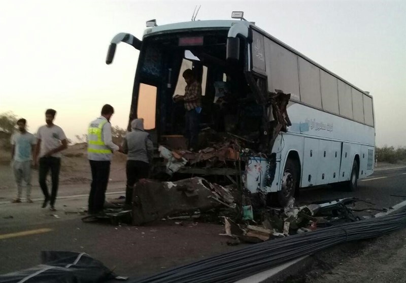 One Killed in Indian Bus Crash in Iran’s Northeastern Province