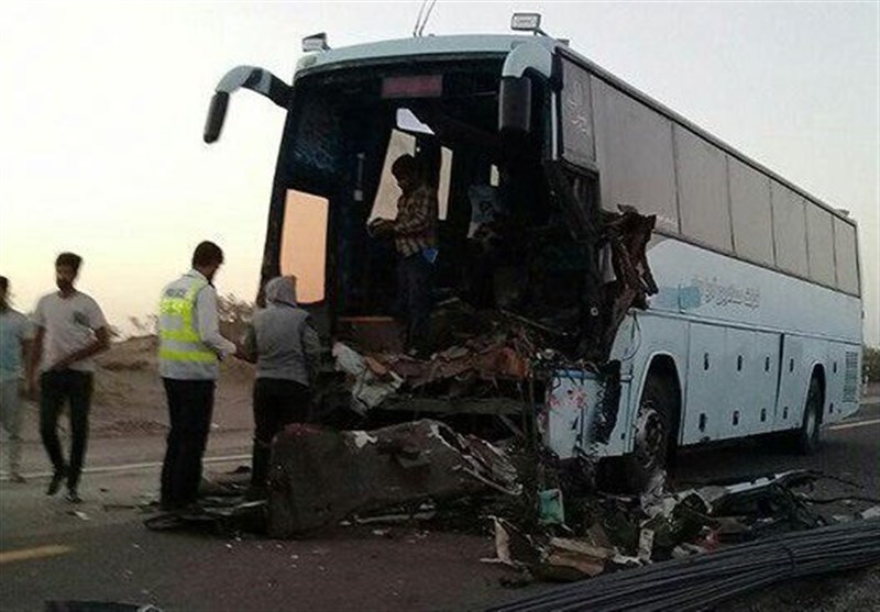روز خونین جاده‌های ساوه/ تصادف اتوبوس‌ها در ساوه 2 کشته و 19مصدوم برجای گذاشت