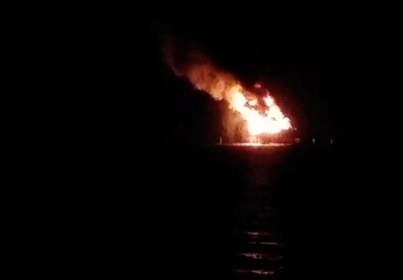 آتش سوزی دکل نفتی رگ سفید گچساران+فیلم