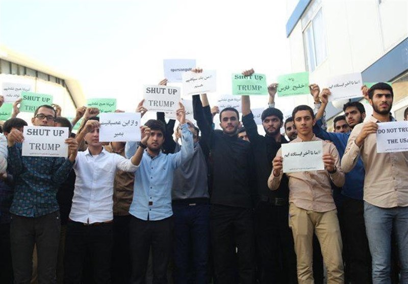 تجمع دانشجویان دانشگاه فرهنگیان گلستان در اعتراض به سخنان ترامپ+تصاویر‌