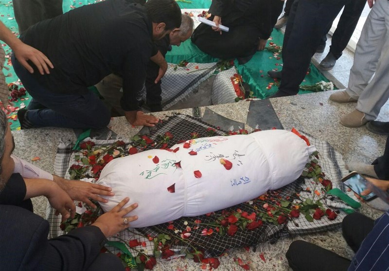پیکر مطهر شهید گمنام در دانشگاه علوم پزشکی کرمان به خاک سپرده شد