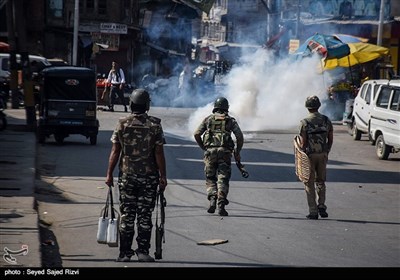 درگیری نیروهای امنیتی هند و مردم در کشمیر