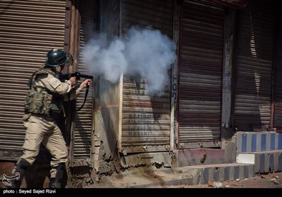 Police, Protesters Clash in Kashmir