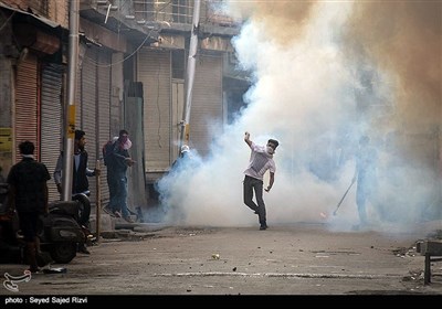 Police, Protesters Clash in Kashmir