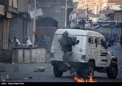 Police, Protesters Clash in Kashmir