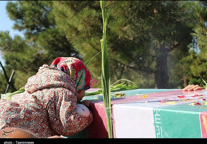 جلوه‌های ناب دلدادگی در آئین خاکسپاری 3 شهید گمنام دامغان به‌روایت تصویر