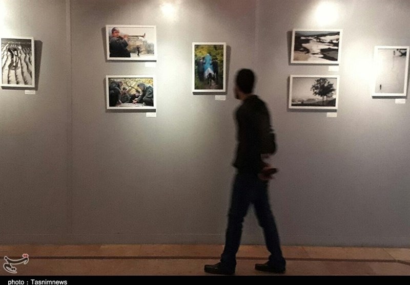 نمایشگاه عکس &quot;پدران سوئدی&quot; با همکاری سفارت سوئد در اصفهان افتتاح شد