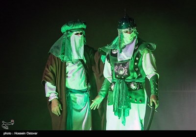 نمایش در قاب ماه
