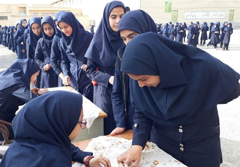 انتخابات شورای دانش آموزی در 61 مدرسه اردستان برگزار شد