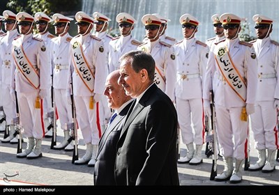 مراسم استقبال رسمی از حیدر العبادی نخست وزیر عراق توسط اسحاق جهانگیری معاون اول رئیس جمهور