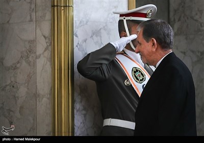 ورود اسحاق جهانگیری معاون اول رئیس جمهور به مراسم استقبال رسمی از نخست وزیر عراق