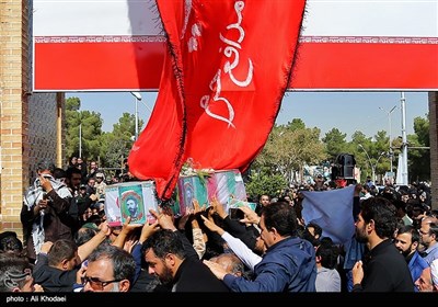 مراسم تشییع پیکر 2 شهید مدافع حرم و 5 شهید دفاع مقدس - اصفهان