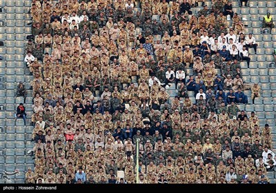 سربازان حاضر در ورزشگاه آزادی