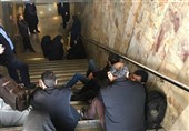 حبس شهروندان و اهالی رسانه در متروی مصلی+تصاویر
