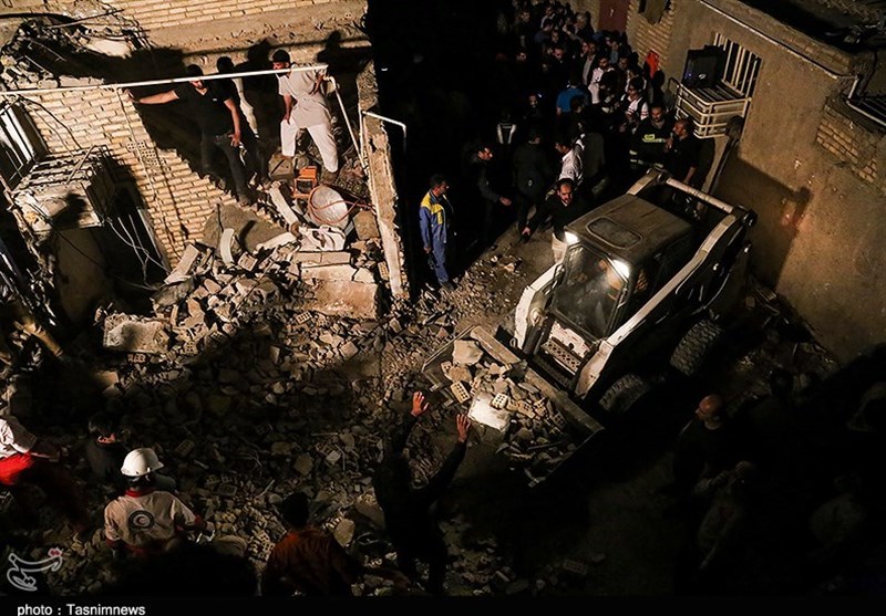 انفجار و تخریب منازل مسکونی منطقه منبع‌آب اهواز از زاویه لنز دوربین‌ تسنیم