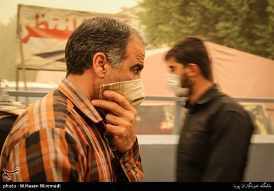 Dust Storm Blankets Iraq’s Holy Najaf