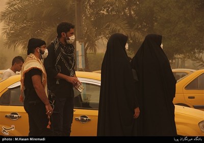 Dust Storm Blankets Iraq’s Holy Najaf