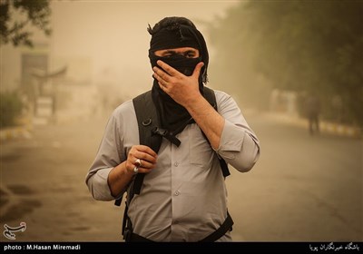 Dust Storm Blankets Iraq’s Holy Najaf