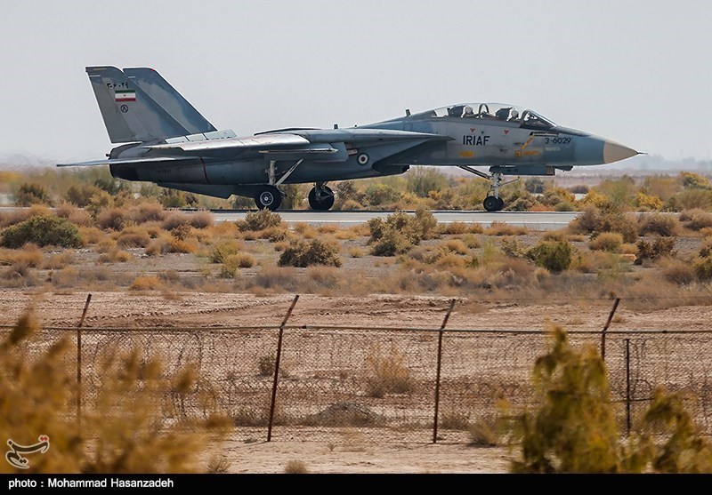 اورهال یک فروند جنگنده F-14 در پایگاه‌هوایی اصفهان