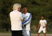 بازگشت جپاروف و غیبت 6 بازیکن ملی‌پوش در تمرین استقلال